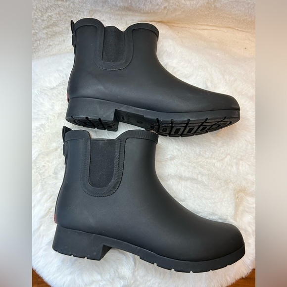Chooka 100% water proof Chelsea Bootie in Matte black with plush lining Sz-8. L - Picture 5 of 11
